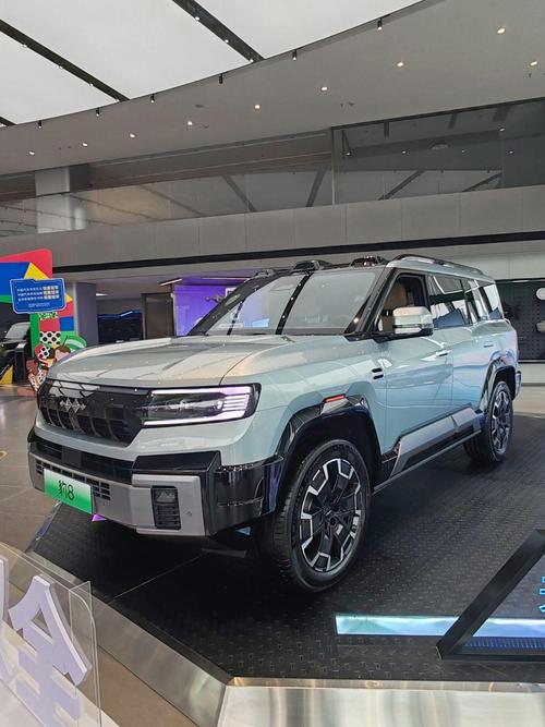 成都349比亚迪方程豹硬派越野的爆款，英菲尼迪35周年与你共成长